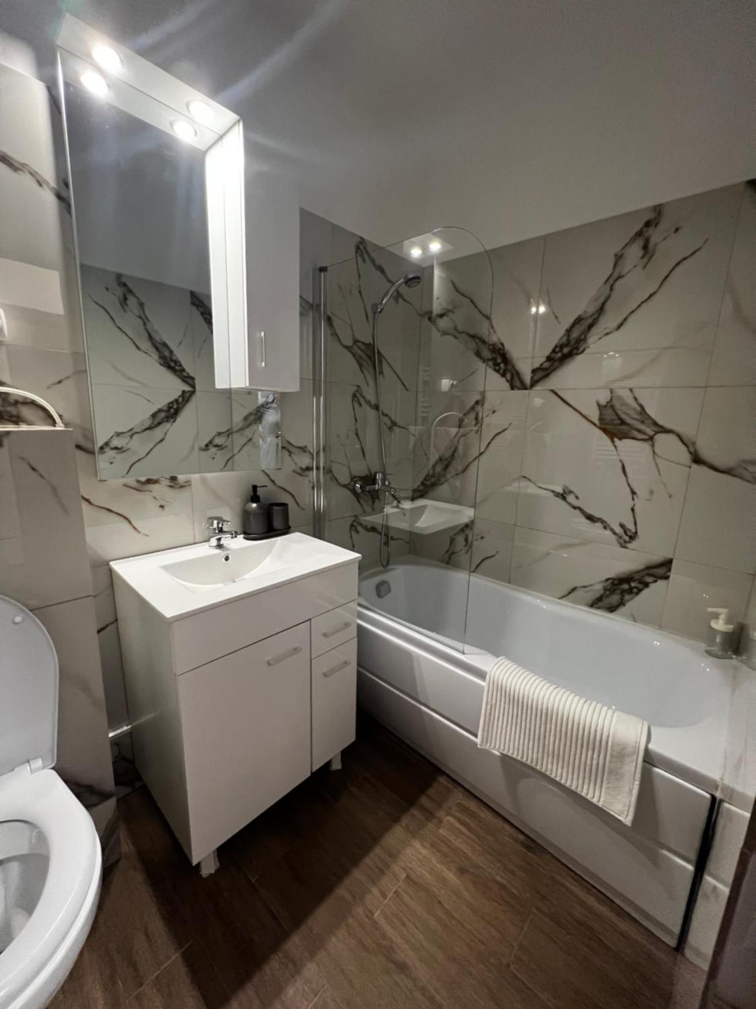 Central Studio Apartment Букурещ Екстериор снимка
